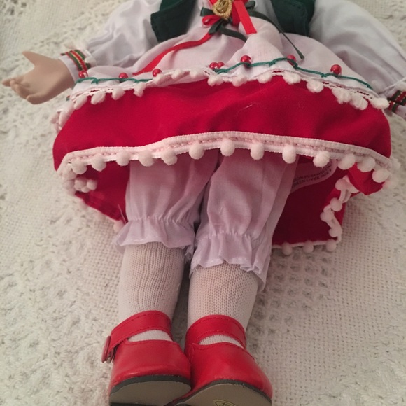 Heritage Collection Samantha Porcelain Doll-NEW - Picture 8 of 8